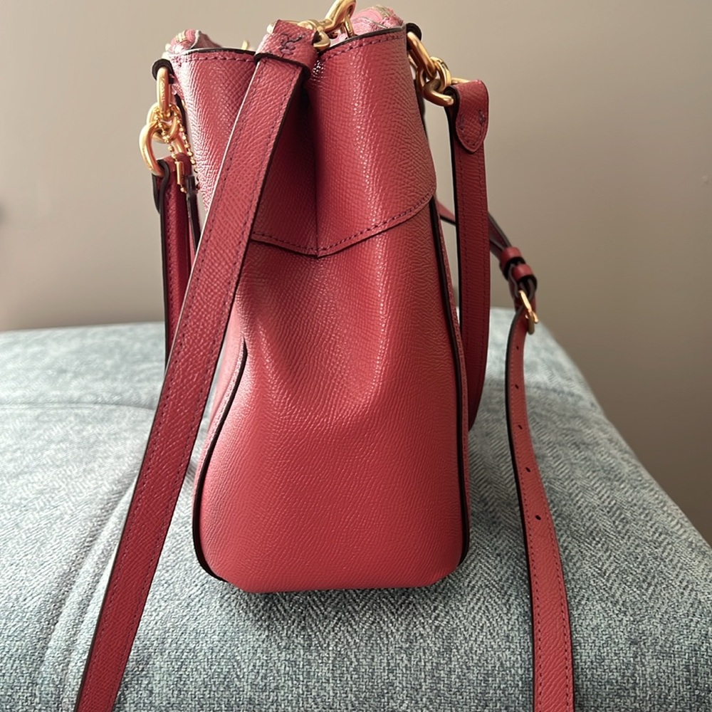 Coach leather bag in pink - Picture 9 of 11